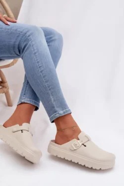 Moteriški putų šlepetės su dirželiu ir sagtimi, smėlio spalvos „Larinie“