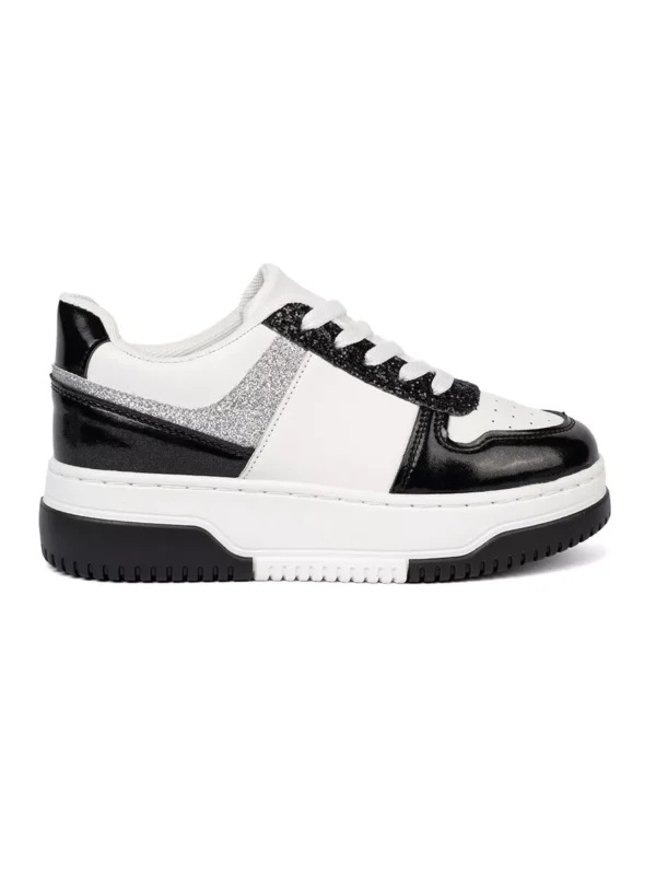 Juodai balti sportbax10Diai su blizgiomis sidabrinx117mis detalx117mis