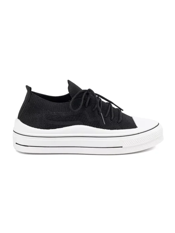 Juodos spalvos x161lepetx117s su dekoratyviniais raix161teliais