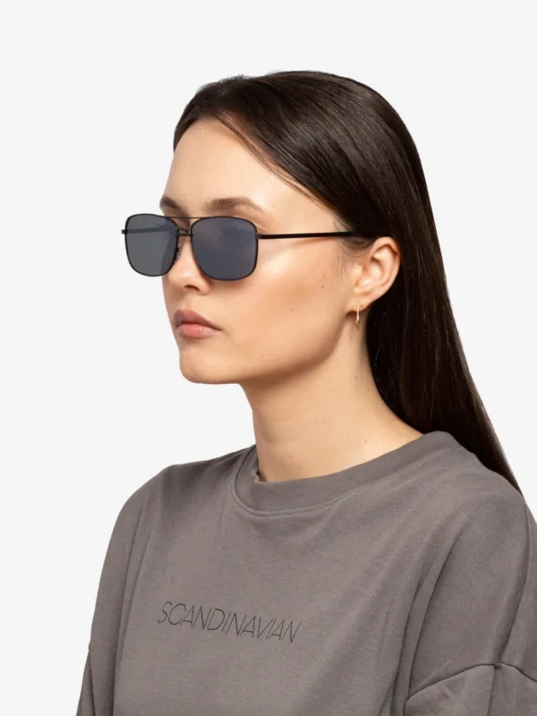 Moterix161ki juodi akiniai nuo saulx117s